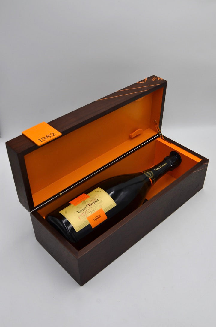 1982 Veuve Clicquot Cave Privee Collection Vintage Brut Champagne (magnum)
